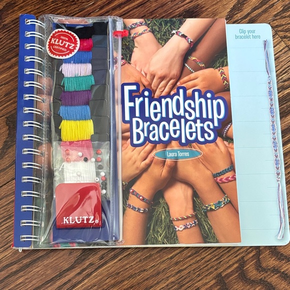 Klutz Friendship Bracelets, NEW STRAITS TIMES - Picture 1 of 4